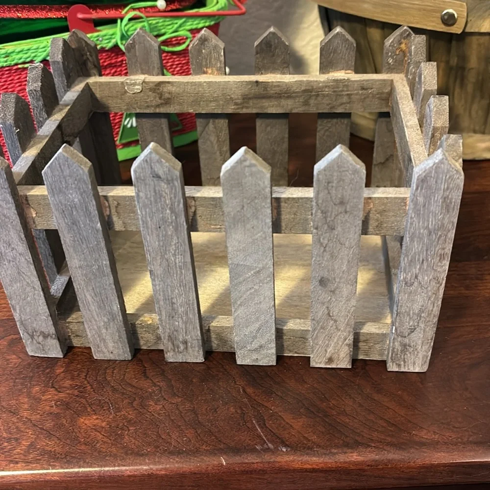 Assorted Christmas/holiday gift baskets and bins